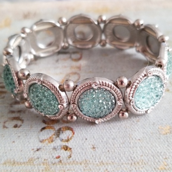 Jewelry - Beautiful Blue Stone Bracelet